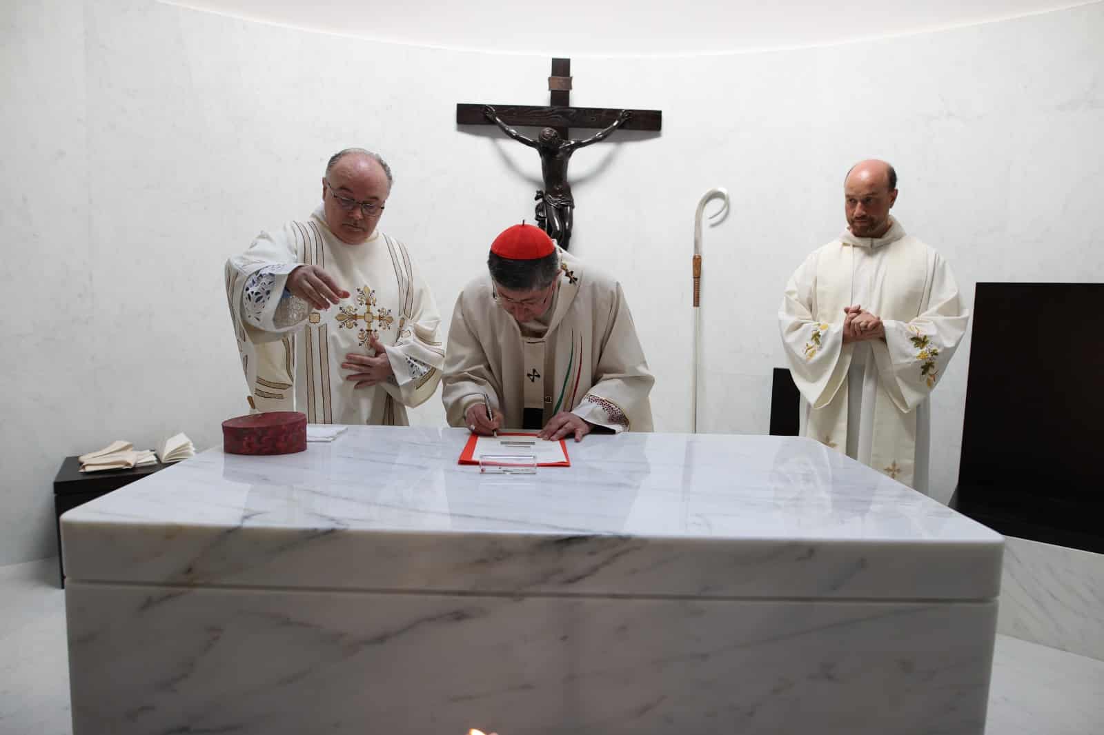 Oggi è stata consacrata la Cappella Santa Caterina al Viola Park: presenti Commisso e Catherine