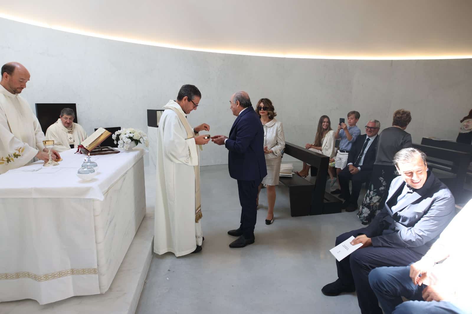 Oggi è stata consacrata la Cappella Santa Caterina al Viola Park: presenti Commisso e Catherine