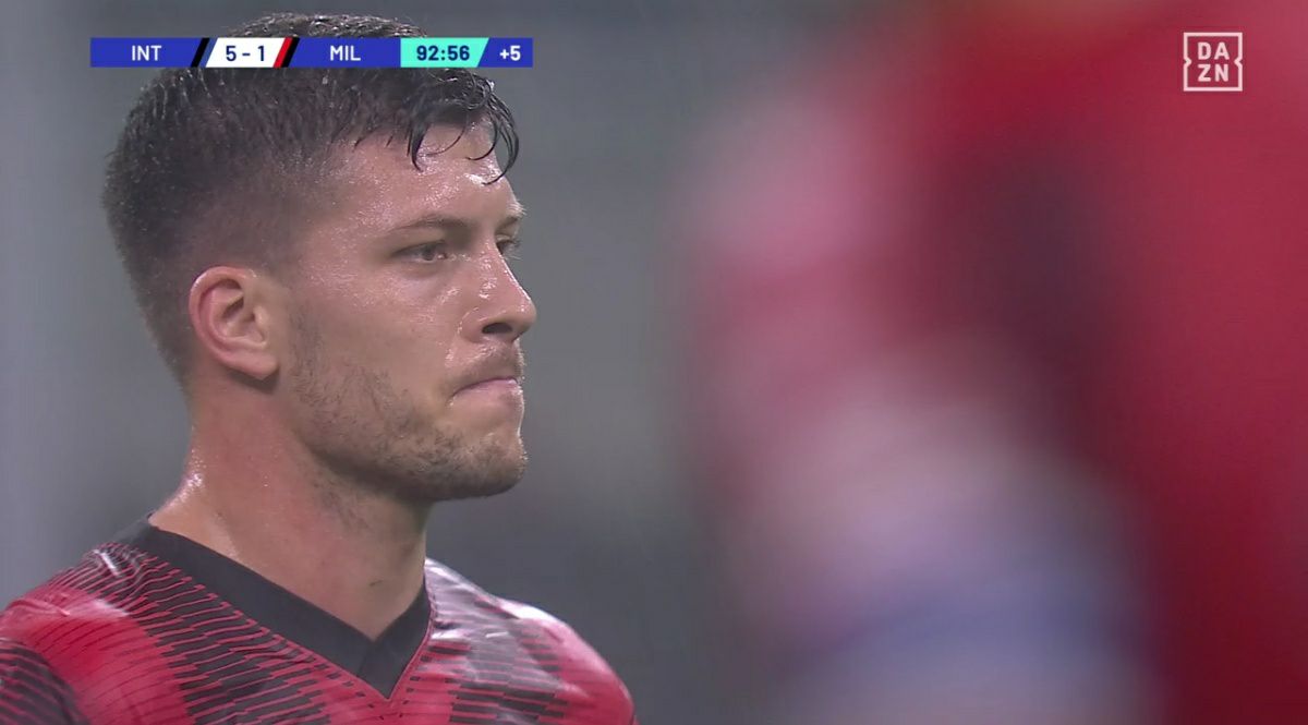 Alla Fiorentina andò meglio, il Milan piange: l'Inter ne ha fatti 5. Jovic inerme, show nerazzurro