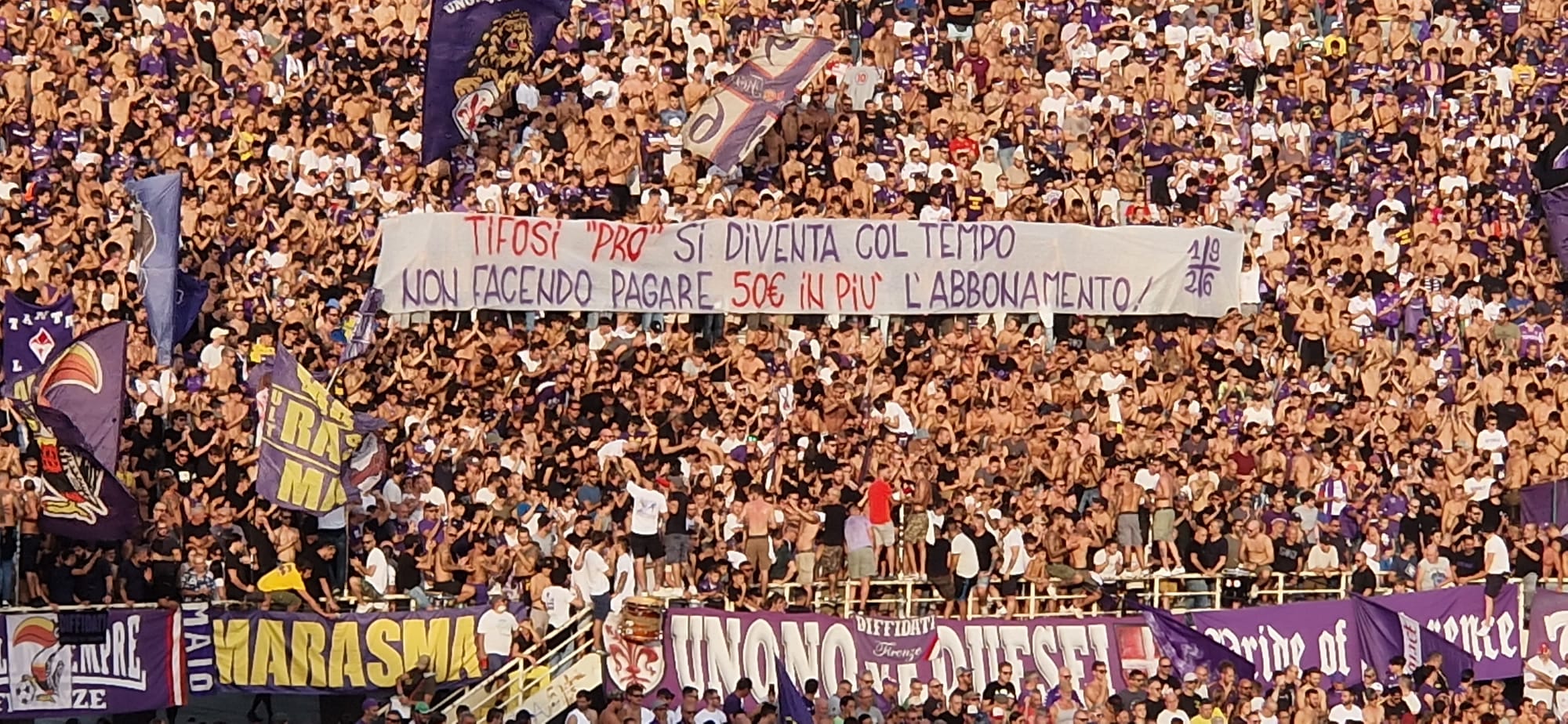 Curva Fiesole attacca: "Tifosi pro si diventa col tempo, non facendo pagare 50€ in più l'abbonamento"