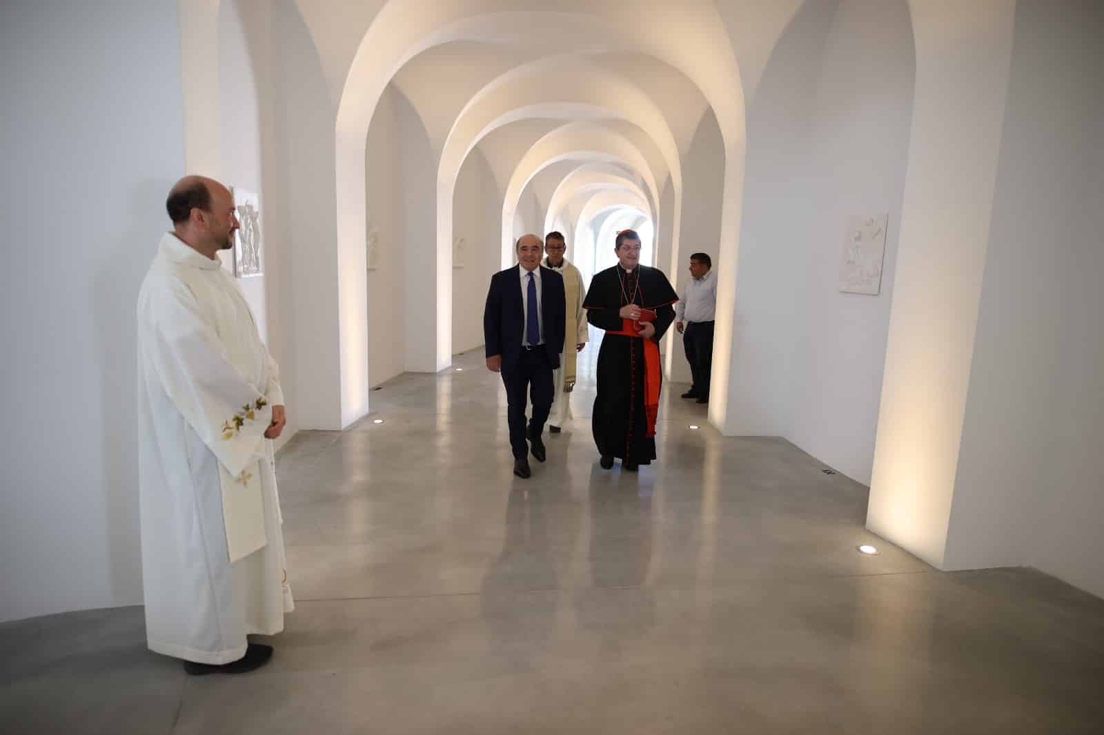 Oggi è stata consacrata la Cappella Santa Caterina al Viola Park: presenti Commisso e Catherine