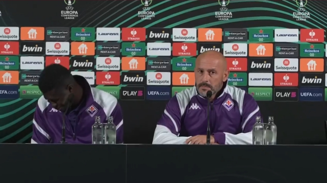 Duncan scherza: "Mister fammi giocare con Arthur e Maxime, sono in forma" Italiano: "Con loro non giochi"