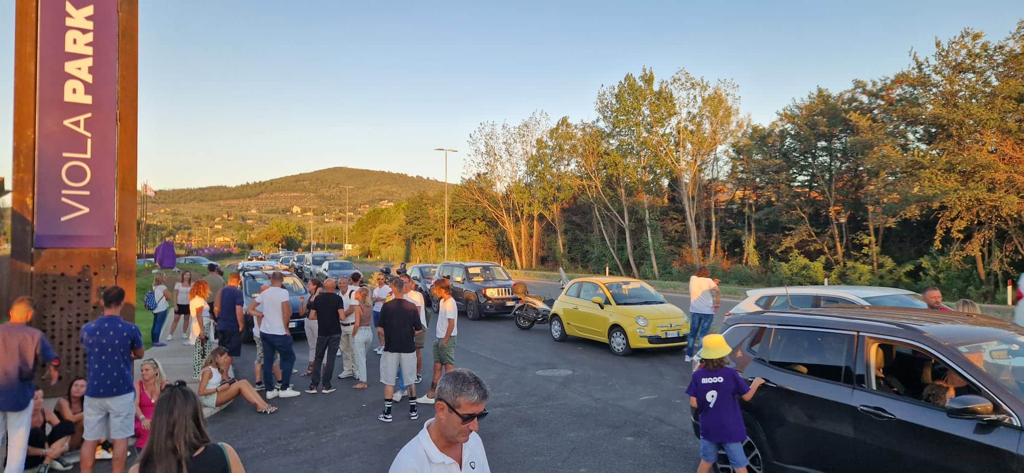 Arriva l'ordinanza del Sindaco di Bagno a Ripoli per il caos al Viola Park: niente auto e persone in strada