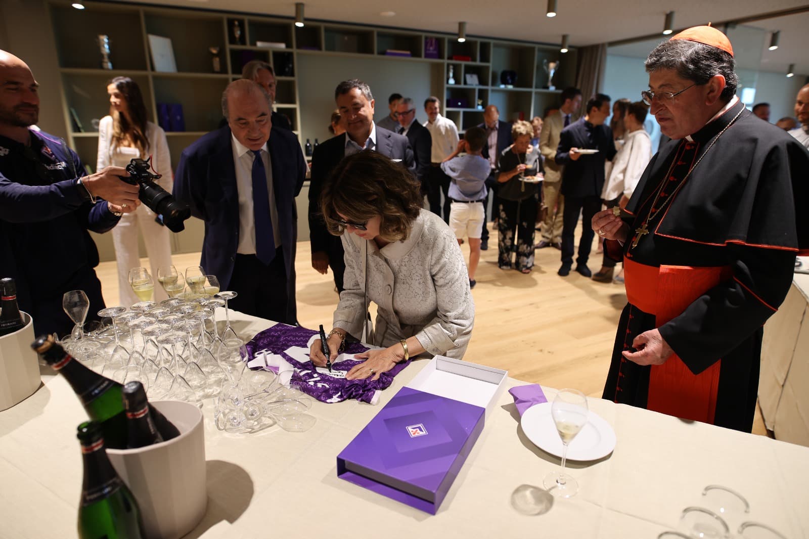 Oggi è stata consacrata la Cappella Santa Caterina al Viola Park: presenti Commisso e Catherine