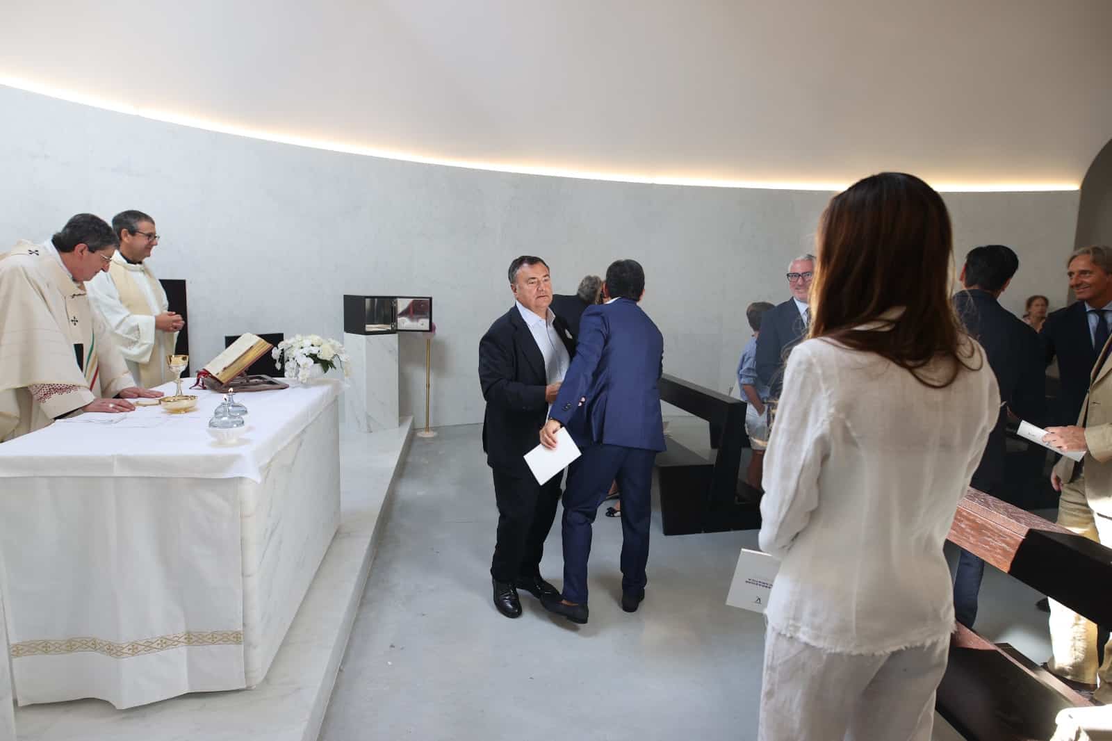 Oggi è stata consacrata la Cappella Santa Caterina al Viola Park: presenti Commisso e Catherine