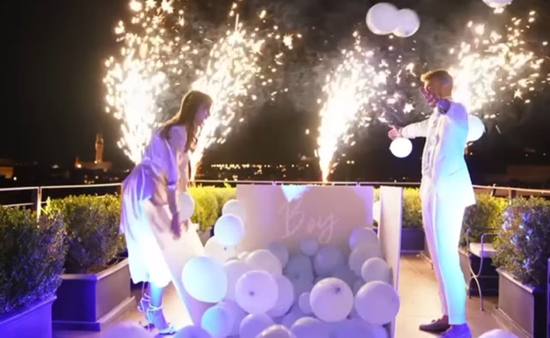 Castrovilli e Rachele Risaliti festeggiano, sarà maschio il primo figlio. Le foto della festa a Firenze