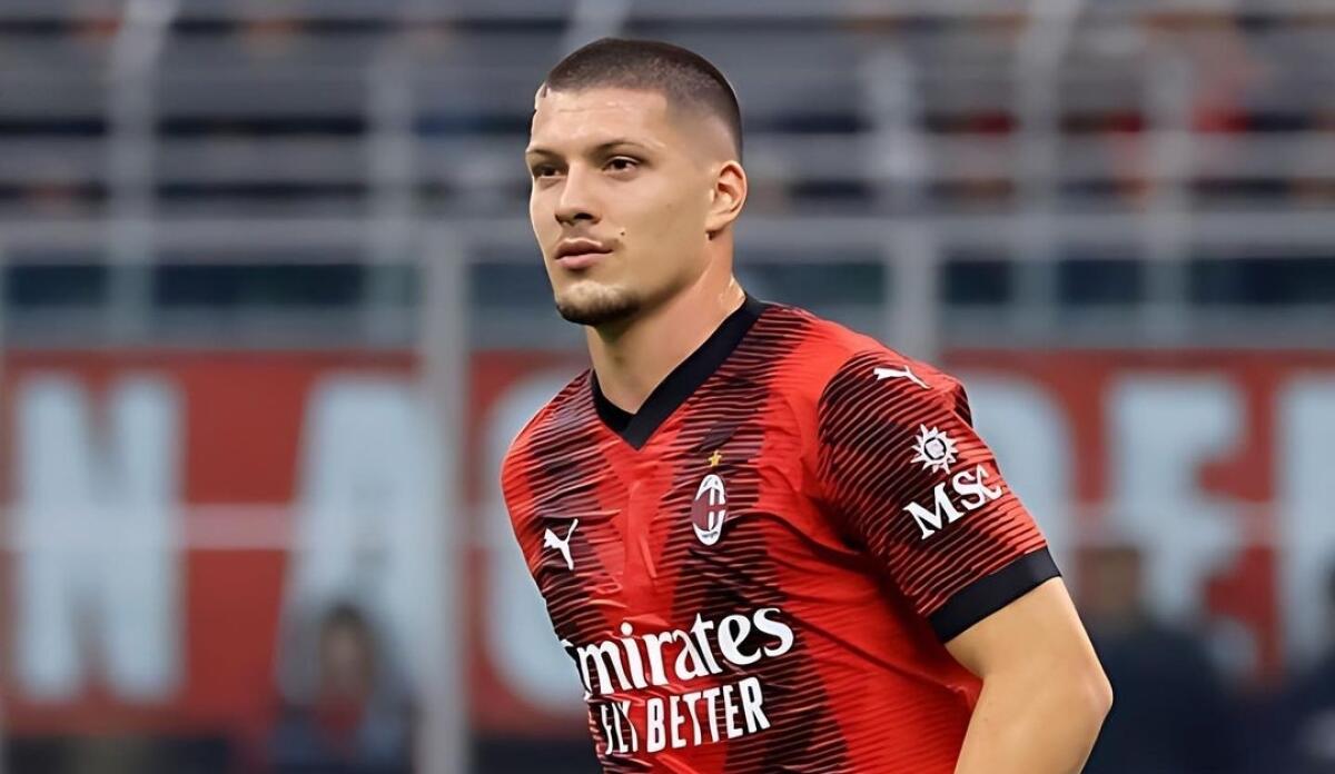 Tifosi del Milan increduli attaccano Pioli: "Come si fa a mettere Jovic quando sei in 10 e vuoi vincere?" - 