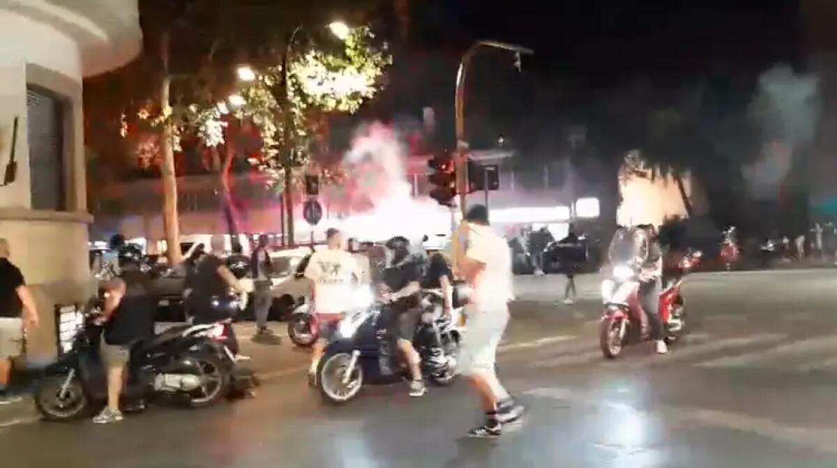 Firenze, allerta per l'arrivo del Ferencvaros, prefetto vieta la vendita di alcolici da giovedì mattina - 