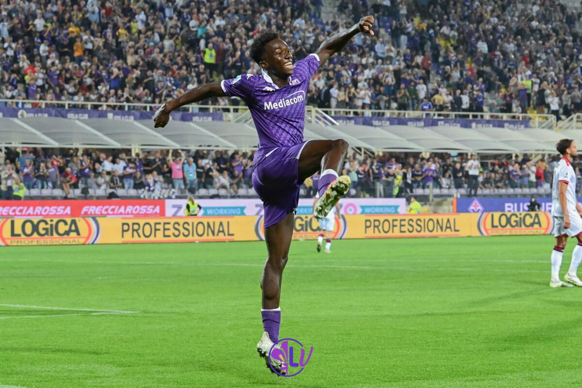 TMW, la Fiorentina blinda Kayode, ad un passo il rinnovo del contratto con sostanziale aumento - Esultanza Michael Kayode