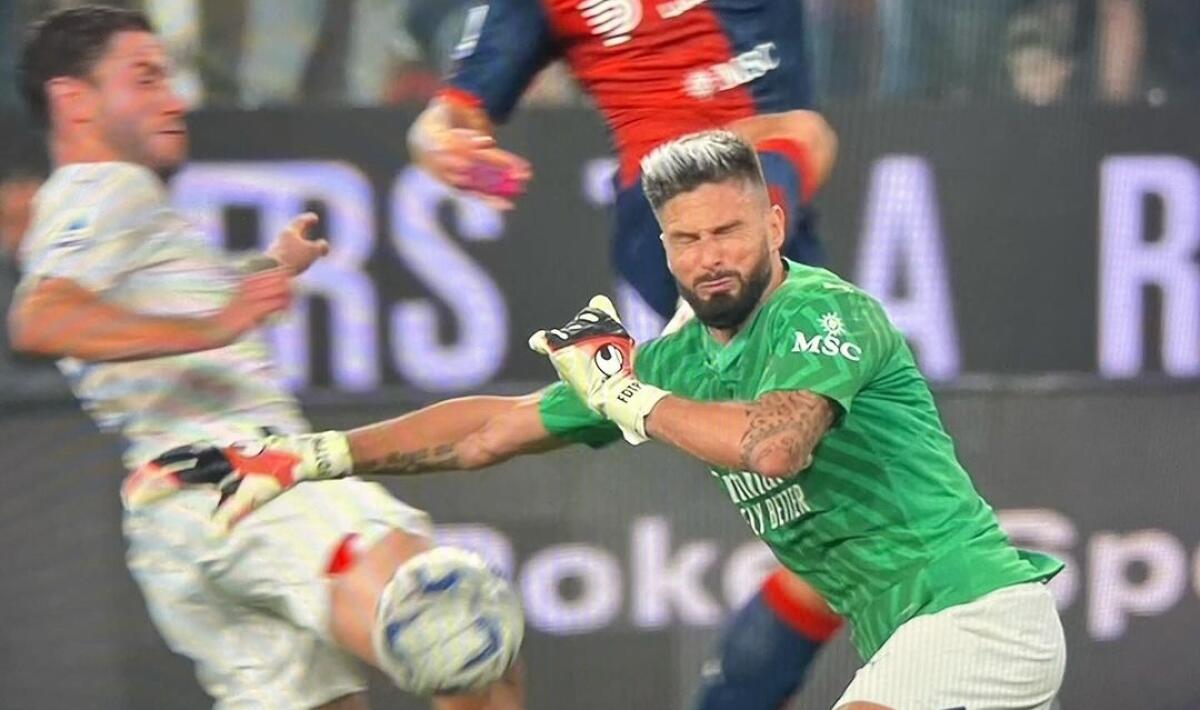 Pulisic segna di mano, Jovic inesistente, Maignan espulso, Giroud in porta. Il racconto di Genoa-Milan - 