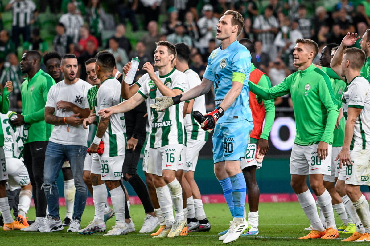 Ds Ferencvaros: "Se vogliamo fare punti contro la Fiorentina dovremo giocare una partita perfetta" - Budapest, 2023. augusztus 31.
A gyõztes ferencvárosi játékosok, középen Dibusz Dénes kapus, ünnepelnek a labdarúgó Konferencia-liga negyedik selejtezõfordulójának második, Ferencvárosi TC és a litván Zalgiris Vilnius mérkõzése után a Groupama Arénába
