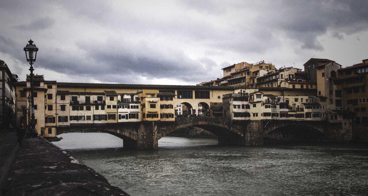 Pioggia intensa prevista in serata su Firenze, i tifosi della Fiorentina rischiano di bagnarsi - 