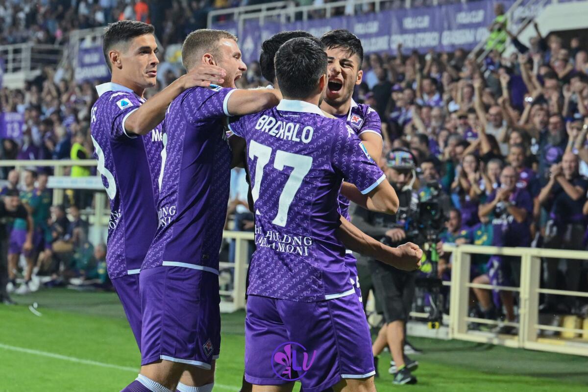 Corriere Fiorentino: “Fiorentina in Champions ma è presto per farsi illusioni: questi 14 punti però pesano” - Esultanza Fiorentina