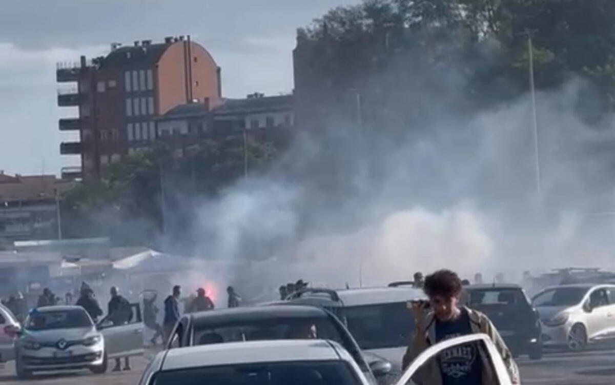 Più di trecento tifosi del Napoli fanno danni a Verona, tutti identificati e in attesa di daspo - 
