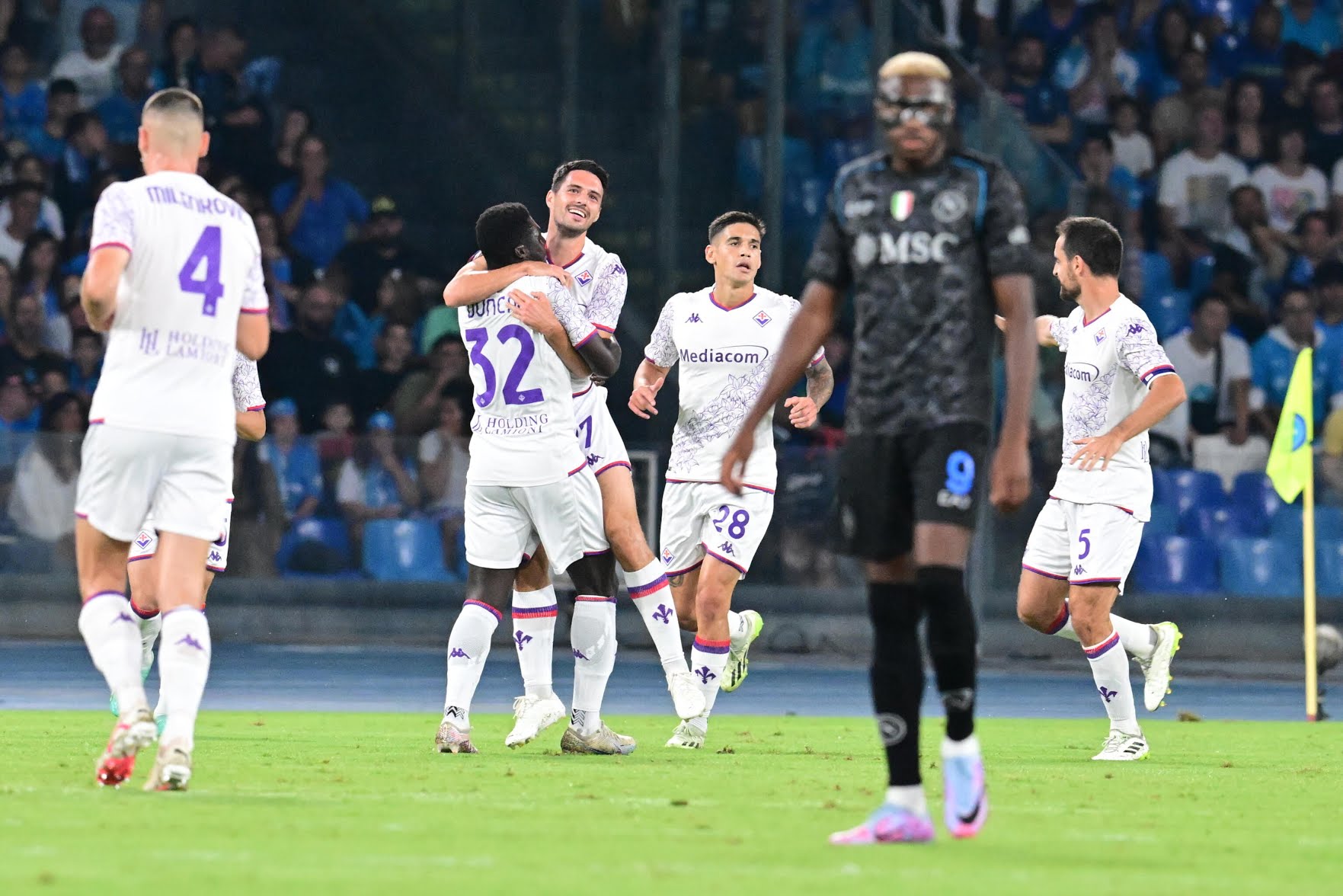 Nazione: “Firenze gode, Napoli va all’inferno. I viola sognano la Champions League”