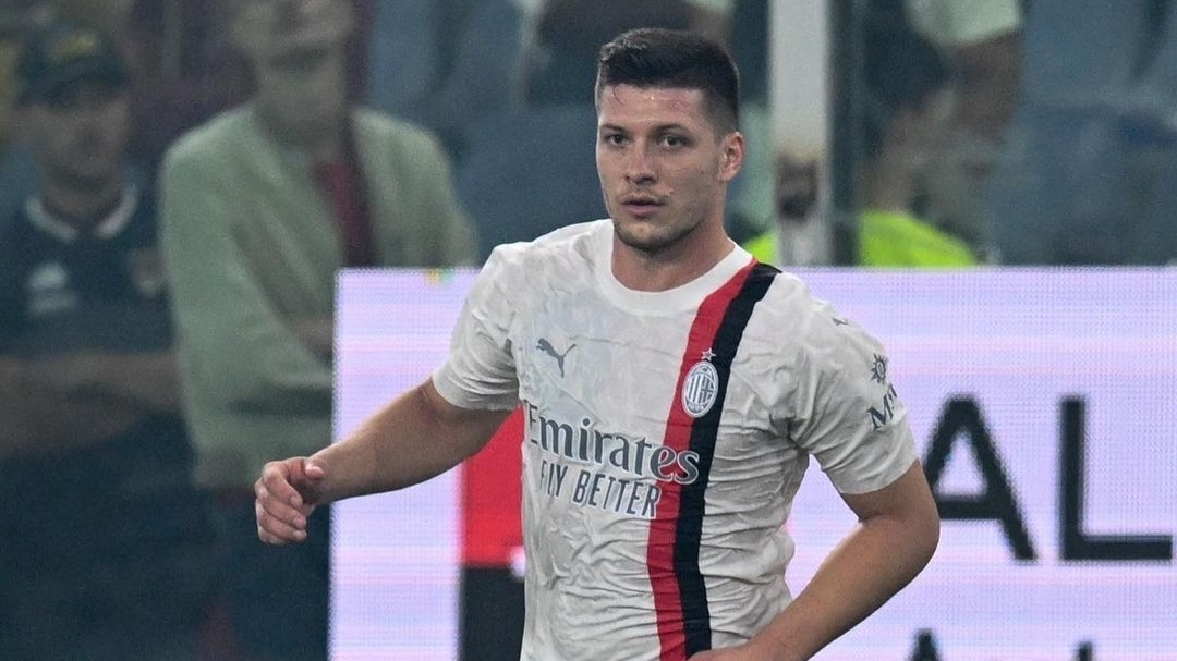 Le pagelle demoliscono Jovic: "È in campo ma solo da distinta" oppure "Non si vede praticamente mai"