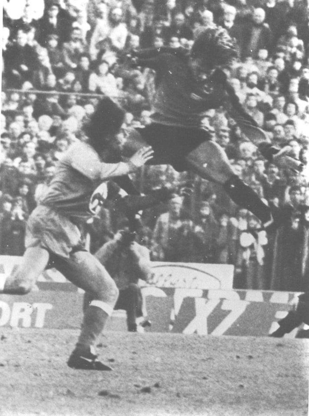 Maignan come Martina, che stava uccidendo Antognoni con il suo intervento killer. Le foto a confronto