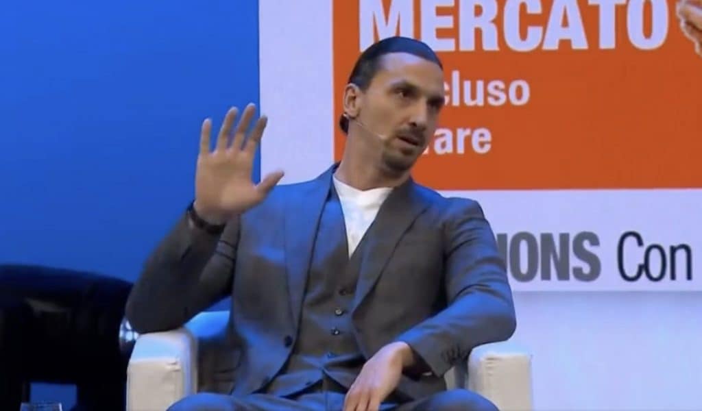 Ibrahimovic senza freni: "Leao come Balotelli? Uno è un genio, l'altro è seduto in tribuna. Non è un caso"