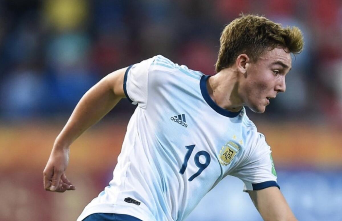 TMW, la Fiorentina è pronta all'offerta per De La Vega, esterno offensivo del Lanus - 