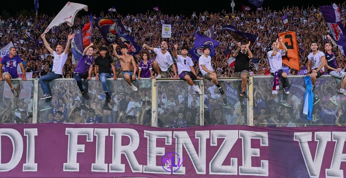 Fiorentina-Juve, Franchi da tutto esaurito. Domenica ci sarà una maxi coreografia  - Firenze, Stadio Artemio Franchi, 17.09.2023, Fiorentina-Atalanta, foto Lisa Guglielmi. Copyright Labaroviola.com