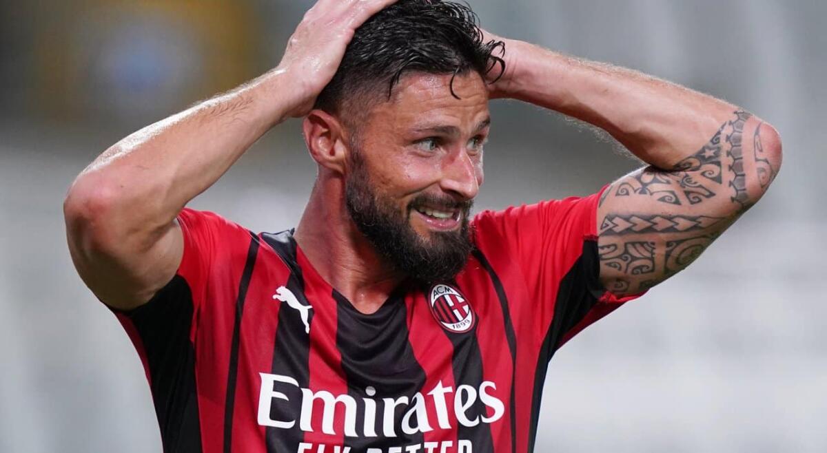 Giroud si fa espellere nel finale contro il Lecce: salterà la Fiorentina. E Pioli potrebbe perdere anche Leao - 