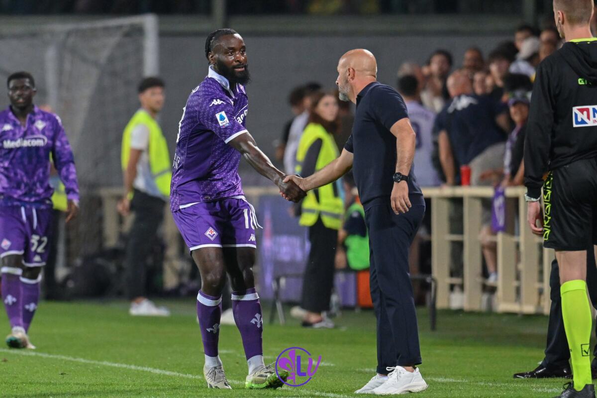 Bocci col pugno duro: ''Quello che stiamo vedendo non è il vero Nzola, ma Italiano resti al timone'' - Esultanza M'bala Nzola con Vincenzo Italiano