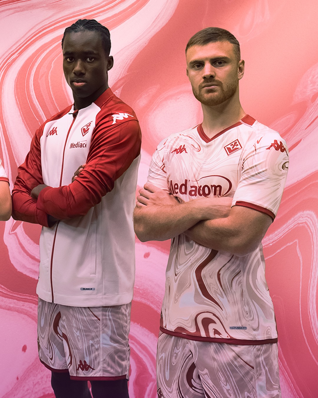 Presentata ufficialmente la quarta maglia da gioco della Fiorentina, ecco le foto!