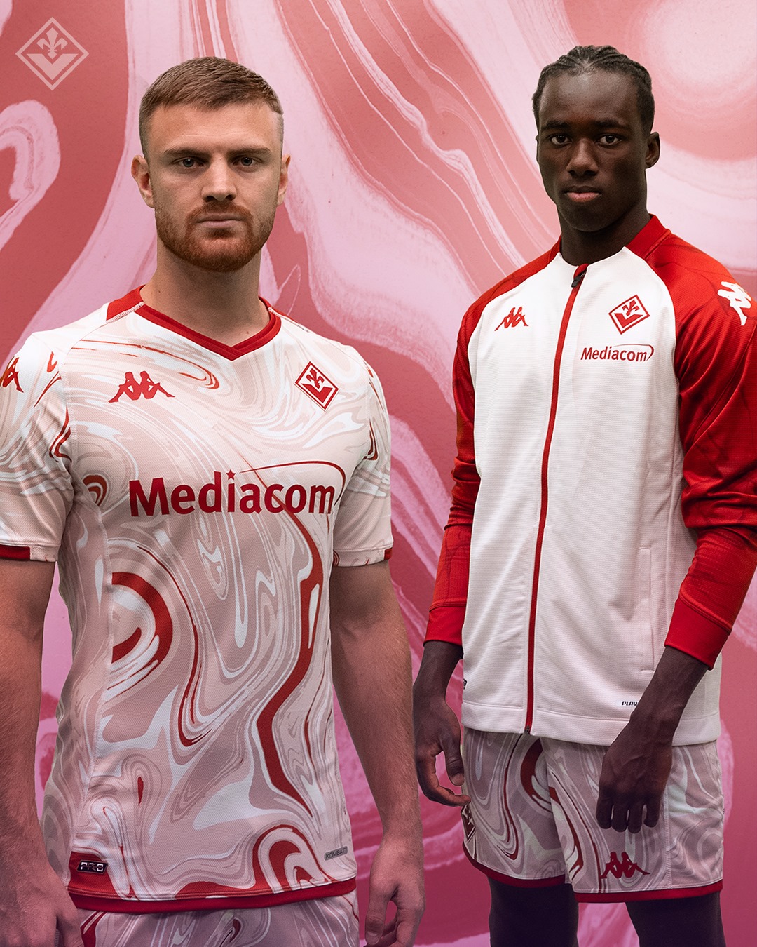 Presentata ufficialmente la quarta maglia da gioco della Fiorentina, ecco le foto!