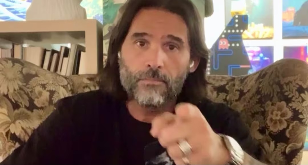 Adani in lacrime racconta l'addio alla Bobo Tv: "Vieri ci ha detto di parlare con l'agente. Si è distaccato"