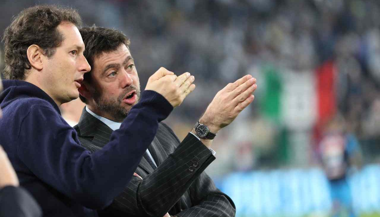 TURIN, ITALY - APRIL 22: John Elkann and Andrea Agnelli of Juventus during the serie A match between Juventus and SSC Napoli on April 22, 2018 in Turin, Italy. (Photo by Gabriele Maltinti/Getty Images) *** Local Caption *** Jhon Elkan; Andrea Agnelli