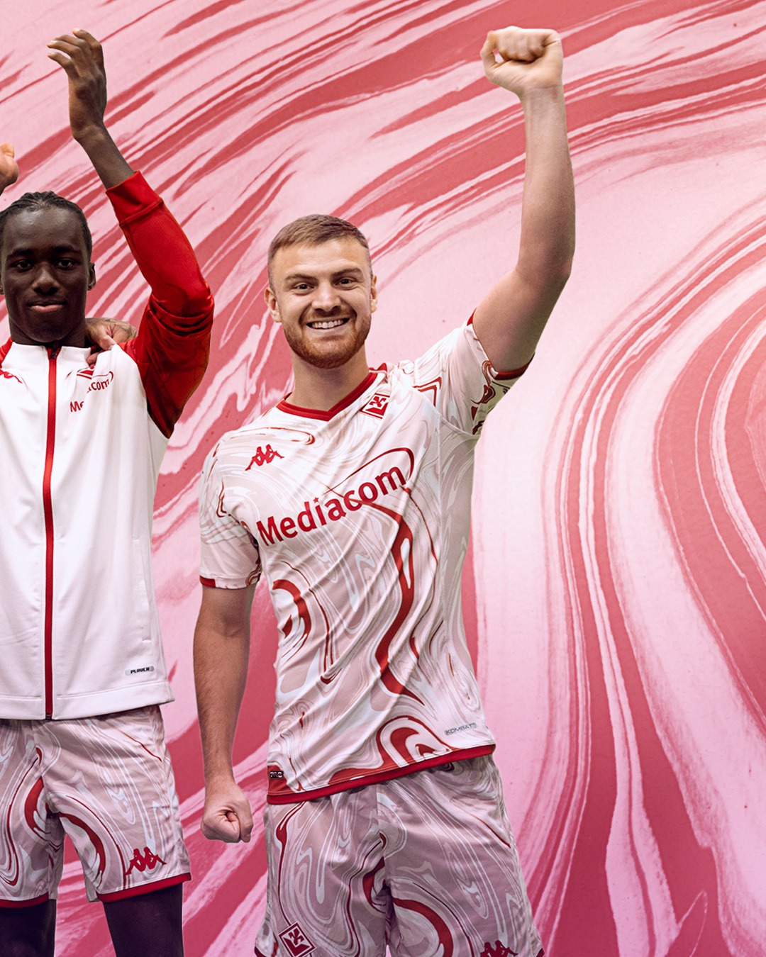 Presentata ufficialmente la quarta maglia da gioco della Fiorentina, ecco le foto!