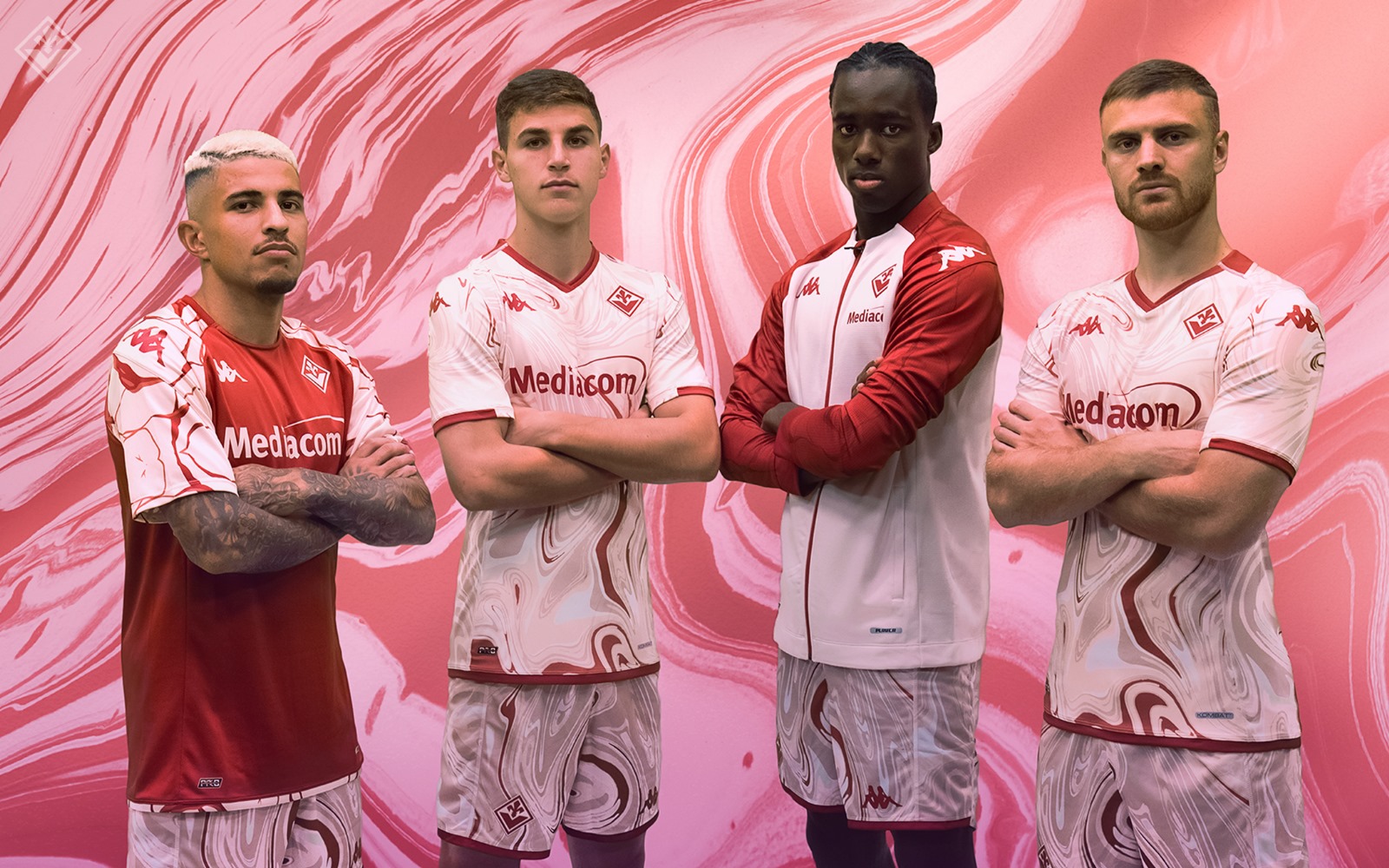 Presentata ufficialmente la quarta maglia da gioco della Fiorentina, ecco le foto!