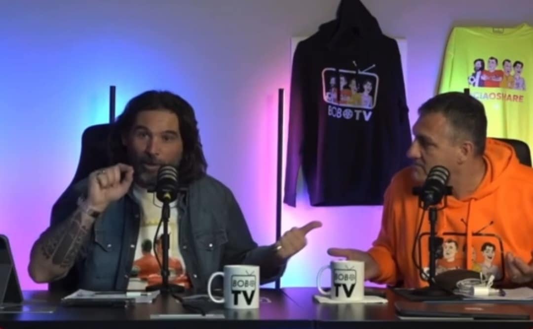 Flop Bobo Tv, non la guarda più nessuno. Adani pubblica video mimando chi si arrampica sugli specchi