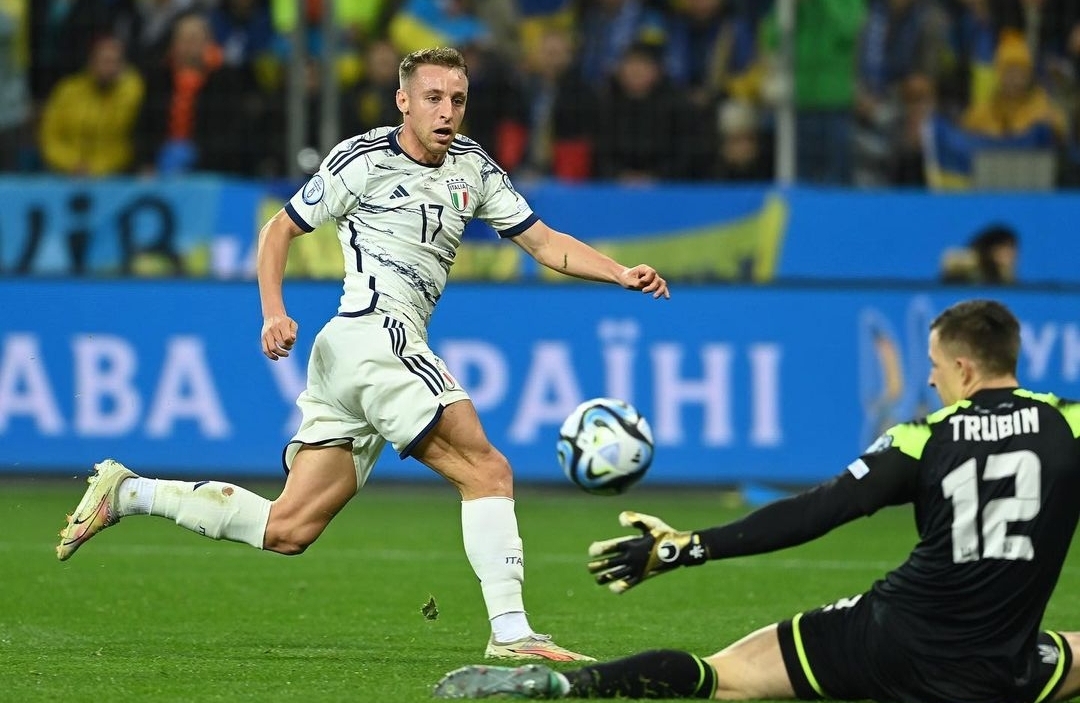 L'arbitro non vede un rigore netto per l'Ucraina e manda l'Italia agli Europei. È 0-0 in Germinia