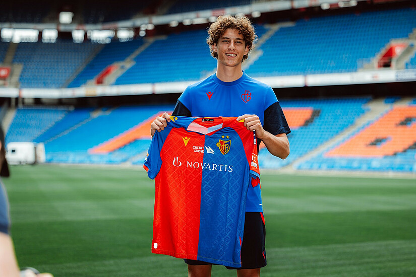 Calciomercato.it, van Breemen del Basilea offerto alla Fiorentina per la difesa. Costa 3 milioni