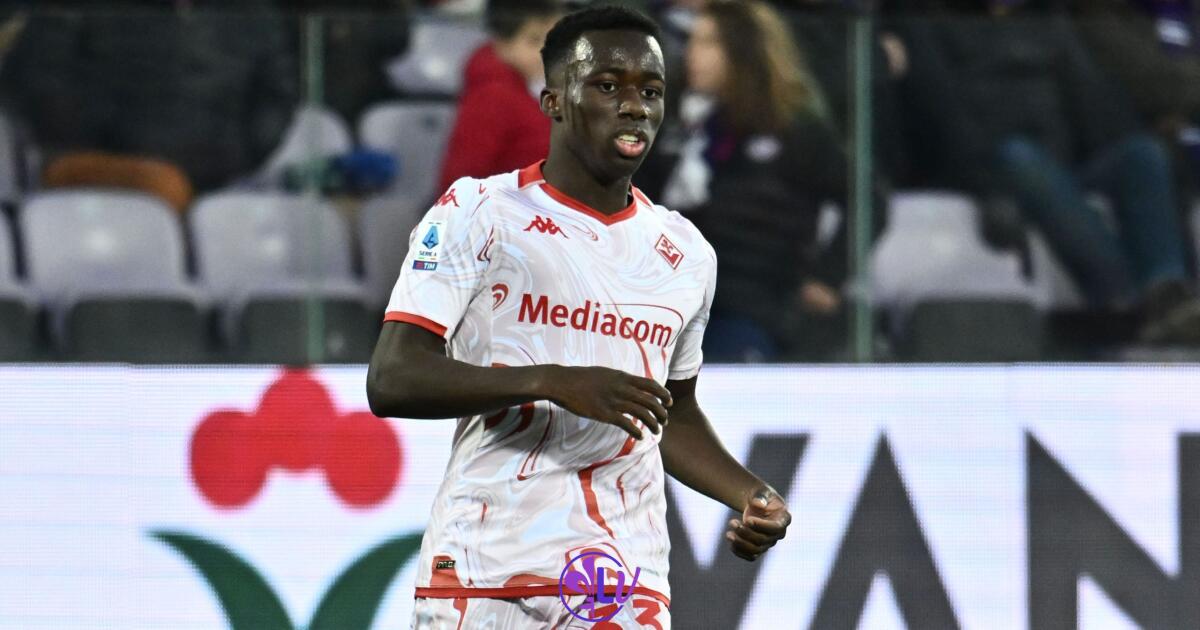 Kayode esulta dopo la vittoria: "Non c'è modo migliore per chiudere il 2023. Avanti così" - Firenze, Stadio Artemio Franchi, 17.12.2023, Fiorentina-Verona, foto Lisa Guglielmi. Copyright Labaroviola.com