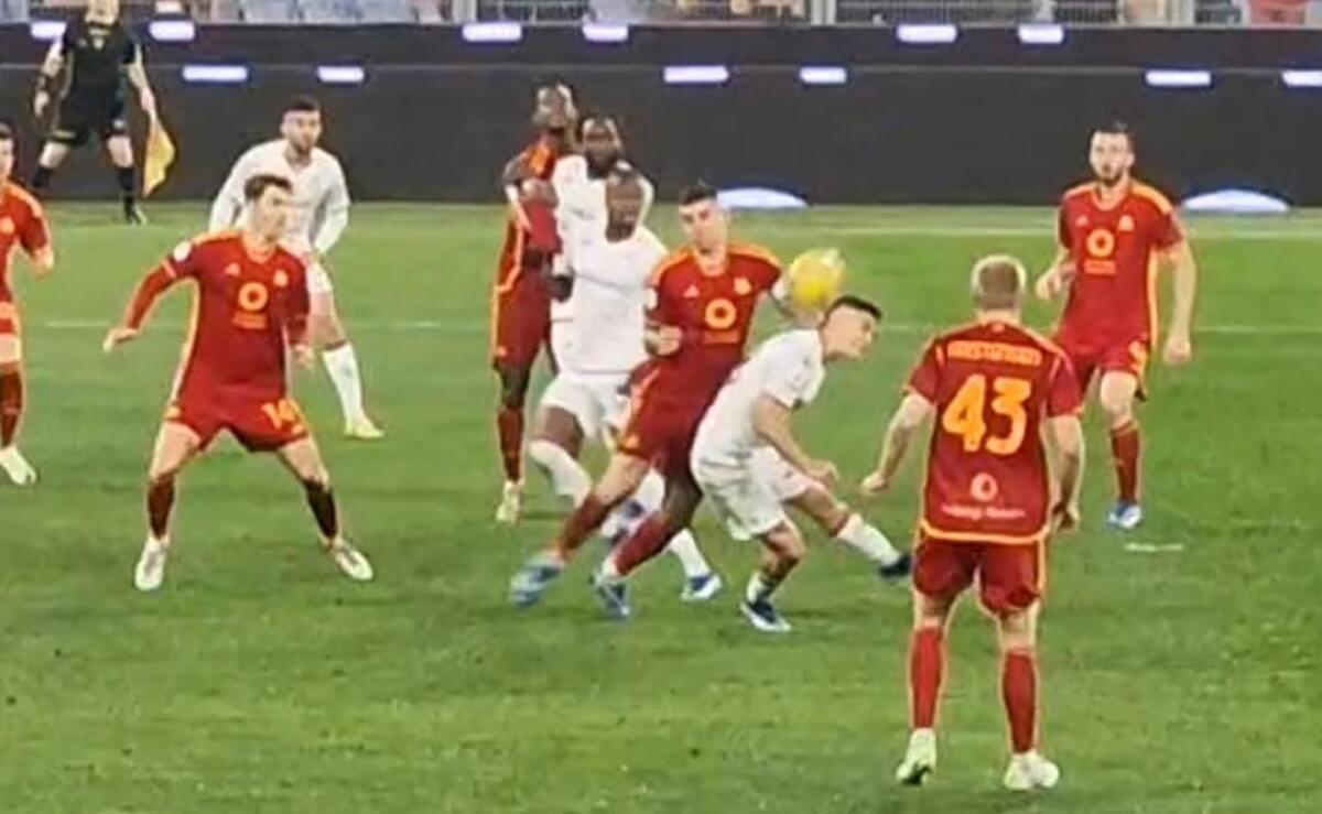 Immagini esclusive sul fallo di mano di Mancini dimostrano che il rigore per la Fiorentina è netto. Grave danno - 