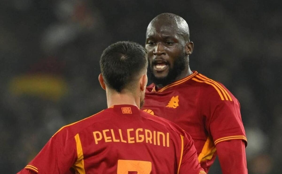 La Roma vince grazie all'arbitro, rosso severissimo al Napoli. La Fiorentina prende punti su Mazzarri - 