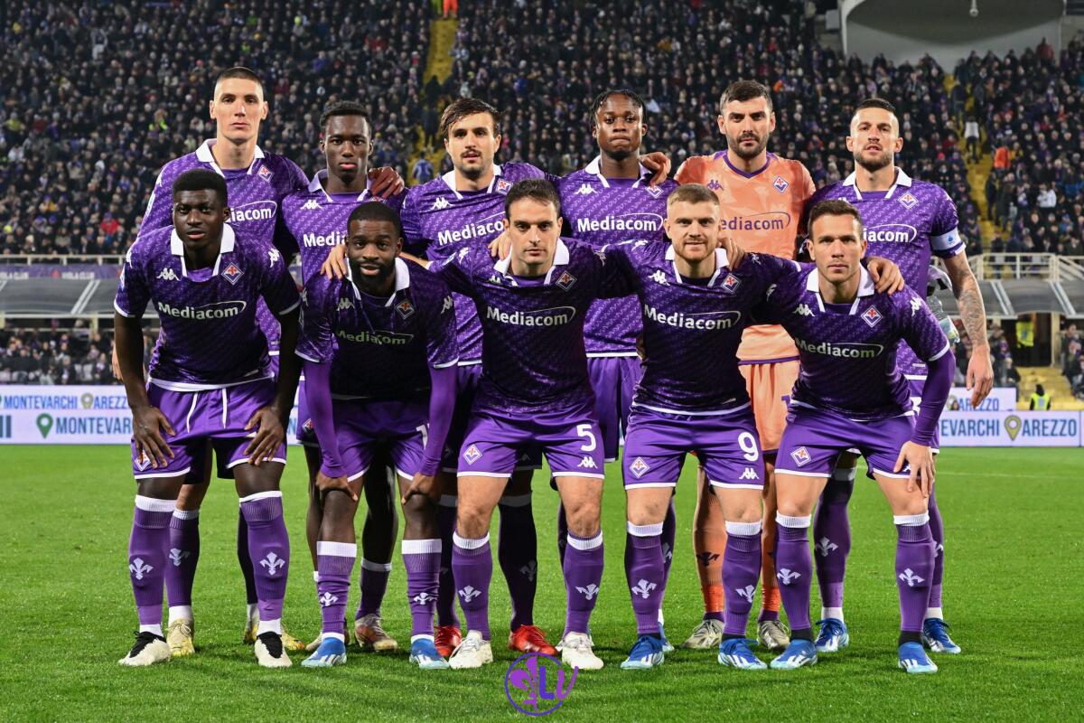 Gazzetta: "Fiorentina che vola in Paradiso con la classe operaia. Un anno glorioso" - Formazione iniziale