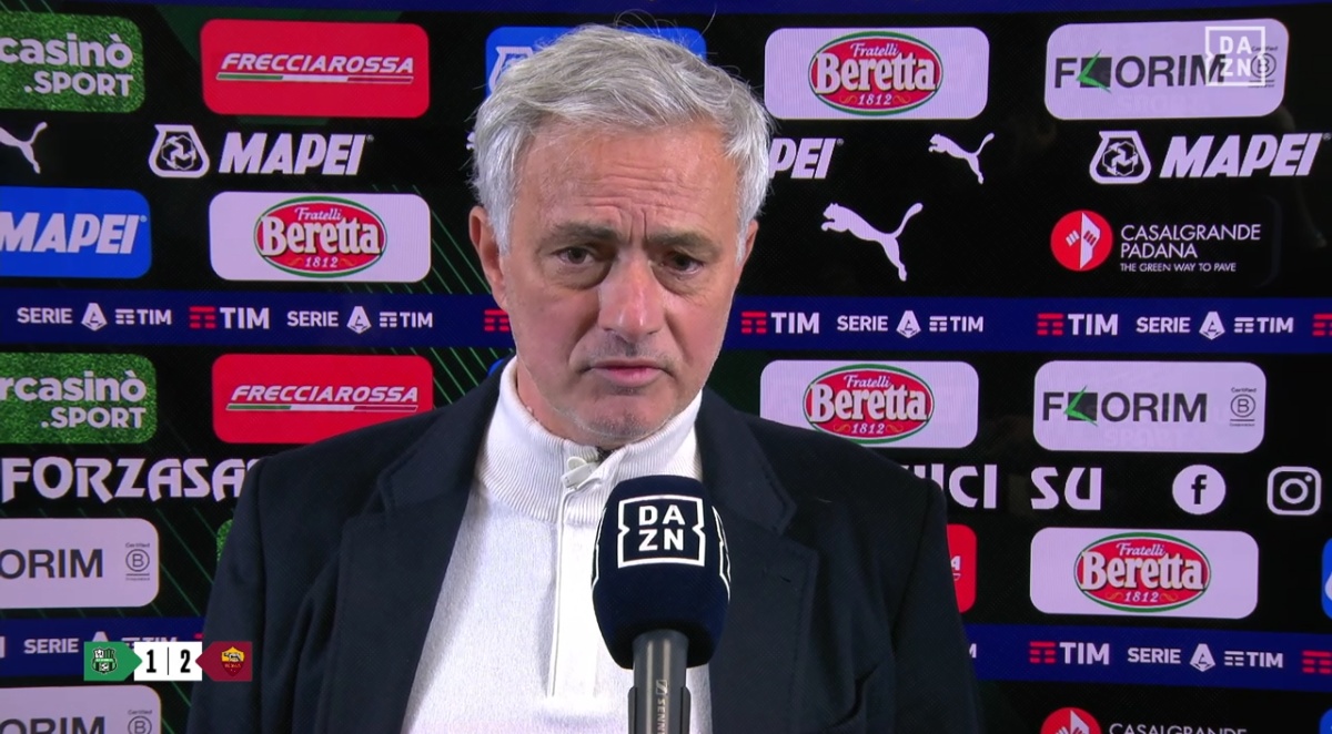 Clamoroso Mourinho, si rifiuta di parlare in italiano e risponde in portoghese: "Non so bene la lingua"