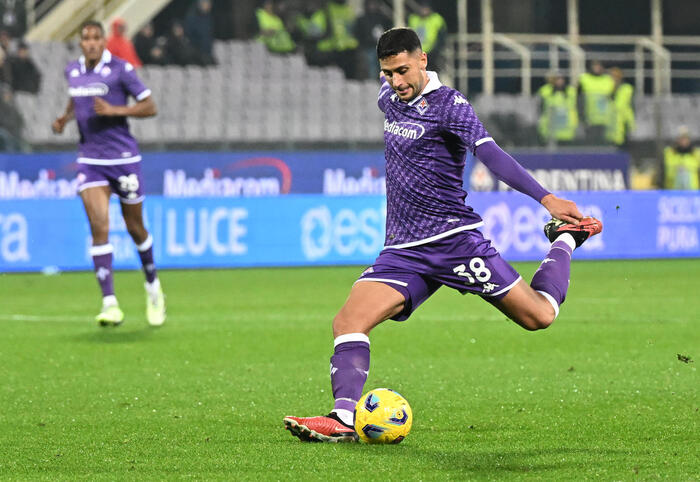 Fiorentina's Midfielder Rolando Mandragora in action during the Italy Cup soccer match ACF Fiorentina vs Parma Calcio at Artemio Franchi Stadium in Florence, Italy, 6 December 2023ANSA/CLAUDIO GIOVANNINI