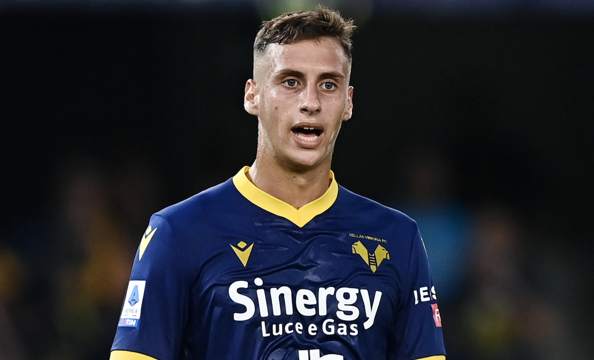 Di Marzio scrive: "La Fiorentina sta decidendo se affondare o meno il colpo su Terracciano del Verona"