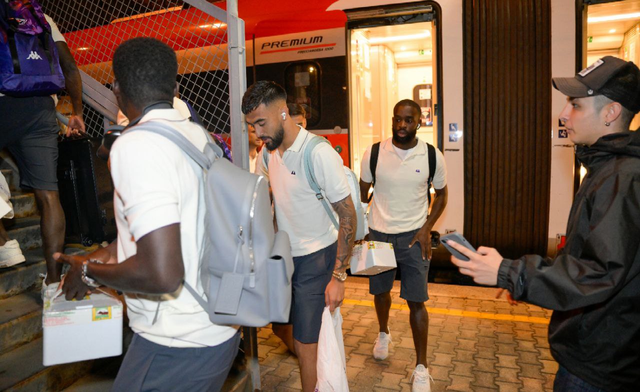Firenze, stazione Campo di Marte, arrivo Fiorentina da Napoli. 09.10.2023, foto Jacopo Canè. Copyright Labaroviola.com