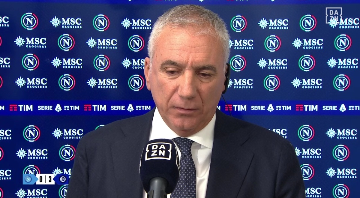 Il Napoli perde 0-3 in casa ma si attacca all'arbitro: "Ci manca un rigore e un gol è irregolare"