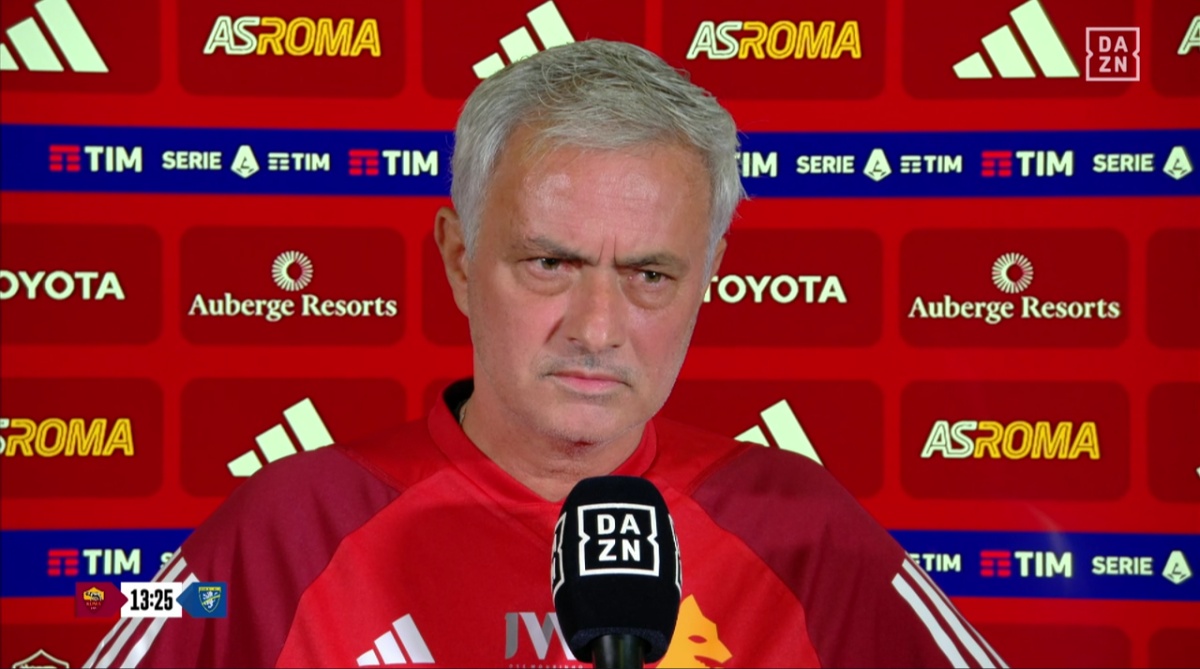 Mourinho attacca Berardi: "Deve avere più rispetto per gli avversari, rovina il gioco e prende rigori inesistenti"