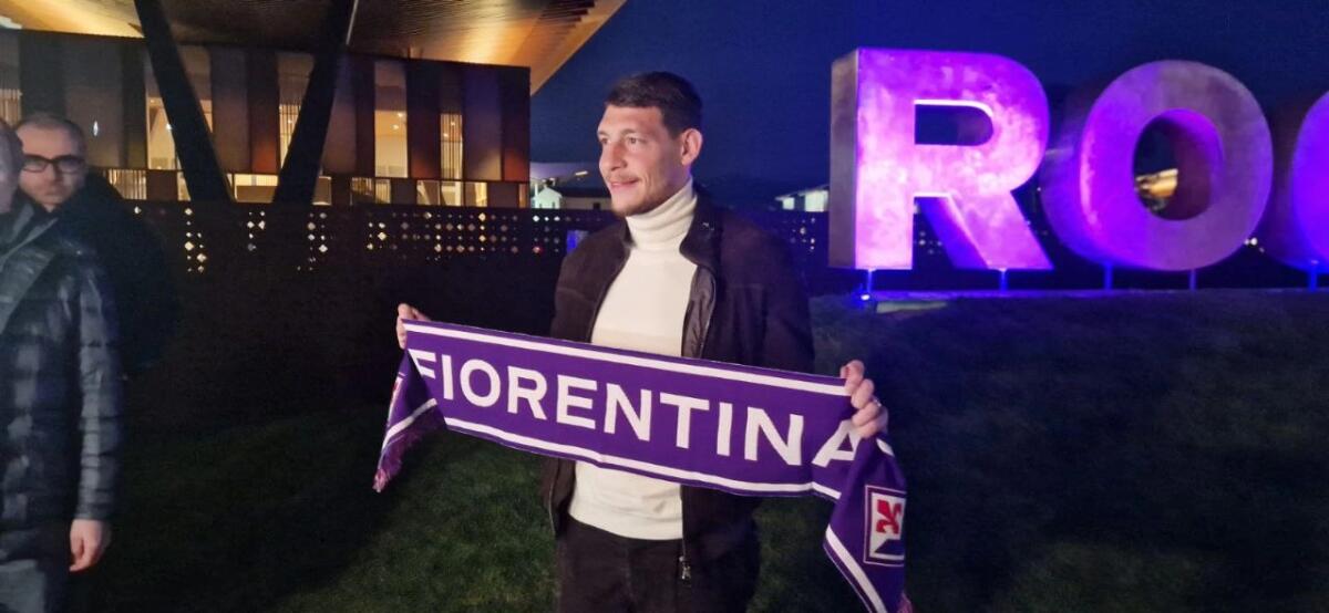 Belotti è arrivato al Viola Park. La Fiorentina ha il suo nuovo attaccante. Il video - 