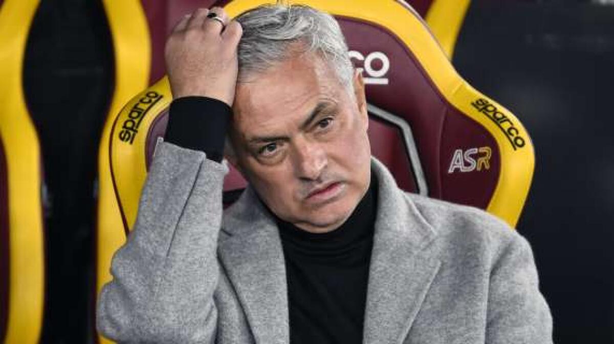 Un rigore regalato fa passare il turno alla Roma in Coppa Italia. Vince solo in rimonta contro la Cremonese - 