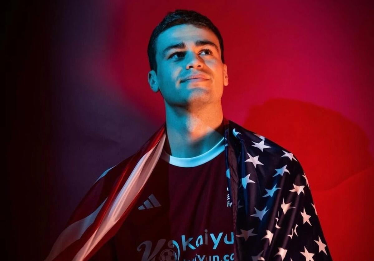 Niente Fiorentina per Reyna, è ufficiale: il centrocampista andrà in prestito al Nottingham Forest - 