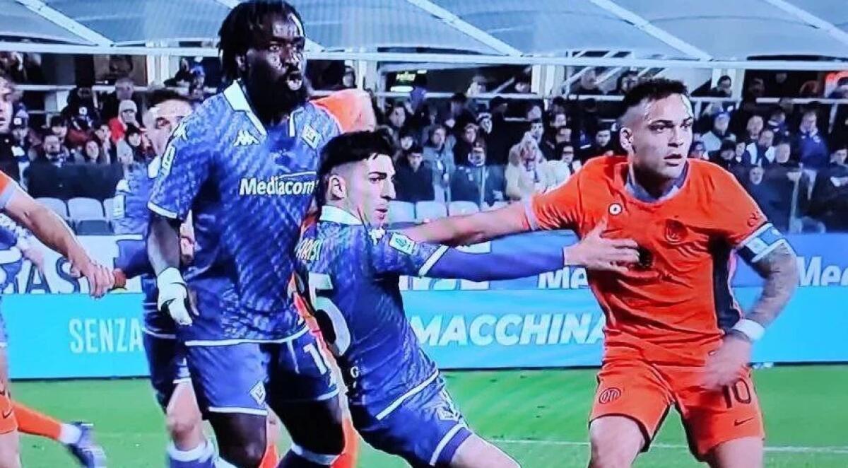 Moviola Corriere dello Sport: “Aureliano insufficiente, Bastoni punibile quando smette di guardare il pallone” - 