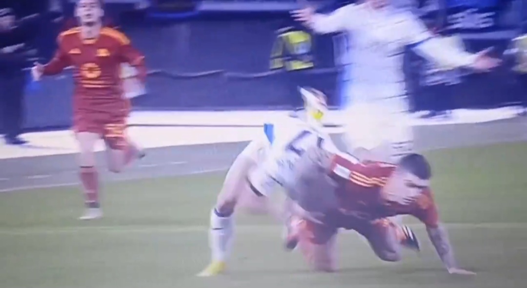 Vergogna Mancini, rischia di spezzare il collo a De Ketelaere in Roma-Atalanta, poi chiede anche il fallo